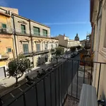 Rent 4 bedroom house of 90 m² in Ragusa