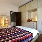 Rent a room of 200 m² in lisbon