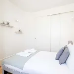 Rent 5 bedroom apartment of 60 m² in Porto