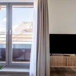 Rent 1 bedroom apartment of 646 m² in Berlin