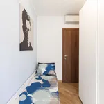 Rent a room of 151 m² in Milan