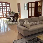 Rent 5 bedroom apartment of 259 m² in Ragusa