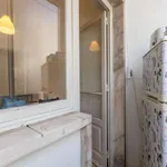 Rent a room of 60 m² in lisbon