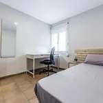 Rent a room of 85 m² in valencia