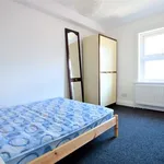 Rent 3 bedroom flat in Brighton