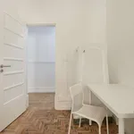 Rent a room in lisbon