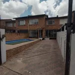 Rent 4 bedroom house in Roodepoort