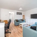 Stanier Close, Crawley - Amsterdam Apartments for Rent