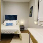 Rent a room of 117 m² in Barcelona