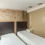 Rent 2 bedroom apartment of 55 m² in Barcelona