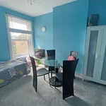 Rent 3 bedroom flat in South East England