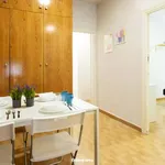 Rent a room of 110 m² in Madrid