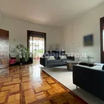 Rent 5 bedroom house of 326 m² in Rome