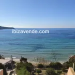 Piso con vistas en primera linea de playa en Cala Tarida.