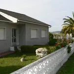 Rent 4 bedroom house of 160 m² in Pontevedra']