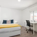 Rent 4 bedroom apartment in Madrid