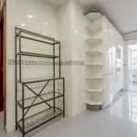 Rent a room of 240 m² in madrid