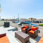 Rent 2 bedroom apartment of 90 m² in hermosa beach