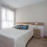 Rent 2 bedroom apartment of 85 m² in valencia