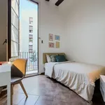 Rent 4 bedroom apartment in Barcelona