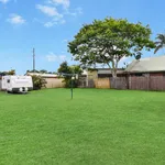 Rent 3 bedroom house of 610 m² in Caloundra