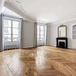 Rent 4 bedroom apartment of 93 m² in Paris