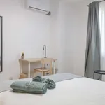 Rent a room of 300 m² in madrid