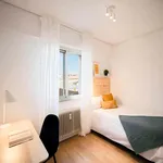 Rent a room of 549 m² in Madrid