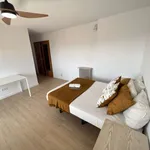 Rent a room of 150 m² in valencia