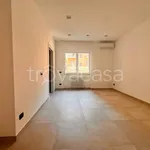 Rent 2 bedroom apartment of 65 m² in Napoli