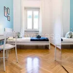 Rent 4 bedroom apartment of 50 m² in Milano