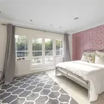 Rent 5 bedroom house in South East England