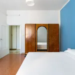 Rent 2 bedroom apartment of 969 m² in Bologna