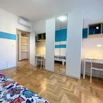 Rent a room in milan