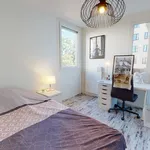 Appartement de 11 m² avec 5 chambre(s) en location à Vénissieux