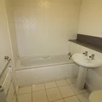 Rent 2 bedroom flat in Leeds