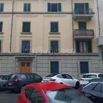 Affitto 4 camera appartamento di 93 m² in Firenze