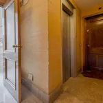 Rent a room of 180 m² in madrid