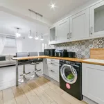 Rent 3 bedroom apartment of 69 m² in Bromley