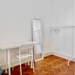 Rent 4 bedroom apartment in Lisbon