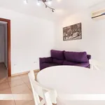 Alquilo 3 dormitorio apartamento de 11 m² en Seville