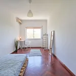 Rent 5 bedroom apartment in Lisbon