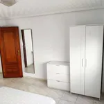 Rent a room of 85 m² in valencia