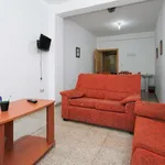 Rent a room of 250 m² in Granada