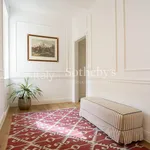 Rent 5 bedroom apartment of 127 m² in Florence