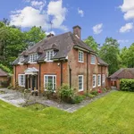 Rent 5 bedroom house in South East England