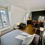 Appartement de 370 m² avec 1 chambre(s) en location à Paris
