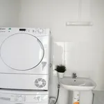 Rent 4 bedroom apartment in Paris