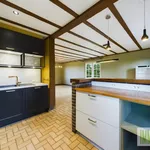 Huur 2 slaapkamer huis van 1271 m² in Smuid