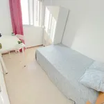 Rent 4 bedroom apartment in Seville